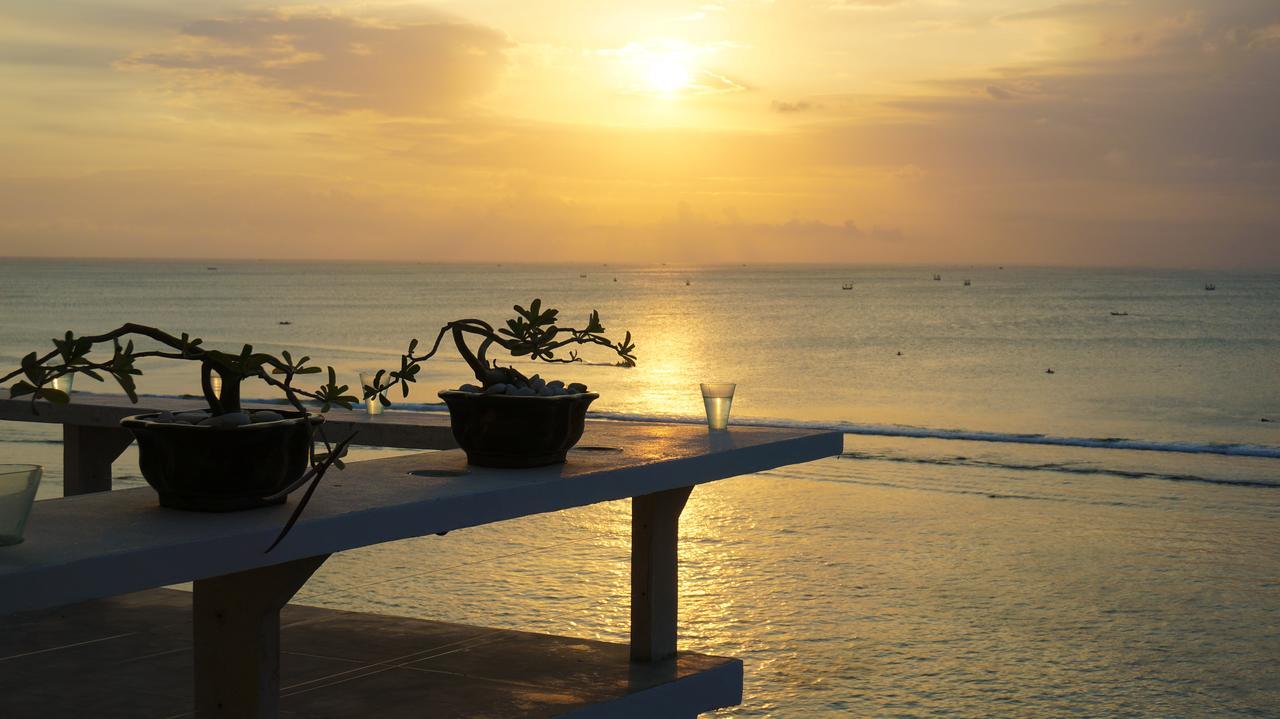 Morabito Art Cliff Villa Uluwatu Buitenkant foto